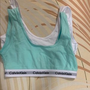 Calvin Klein bras fits xs best 🌺2 for $12🌺